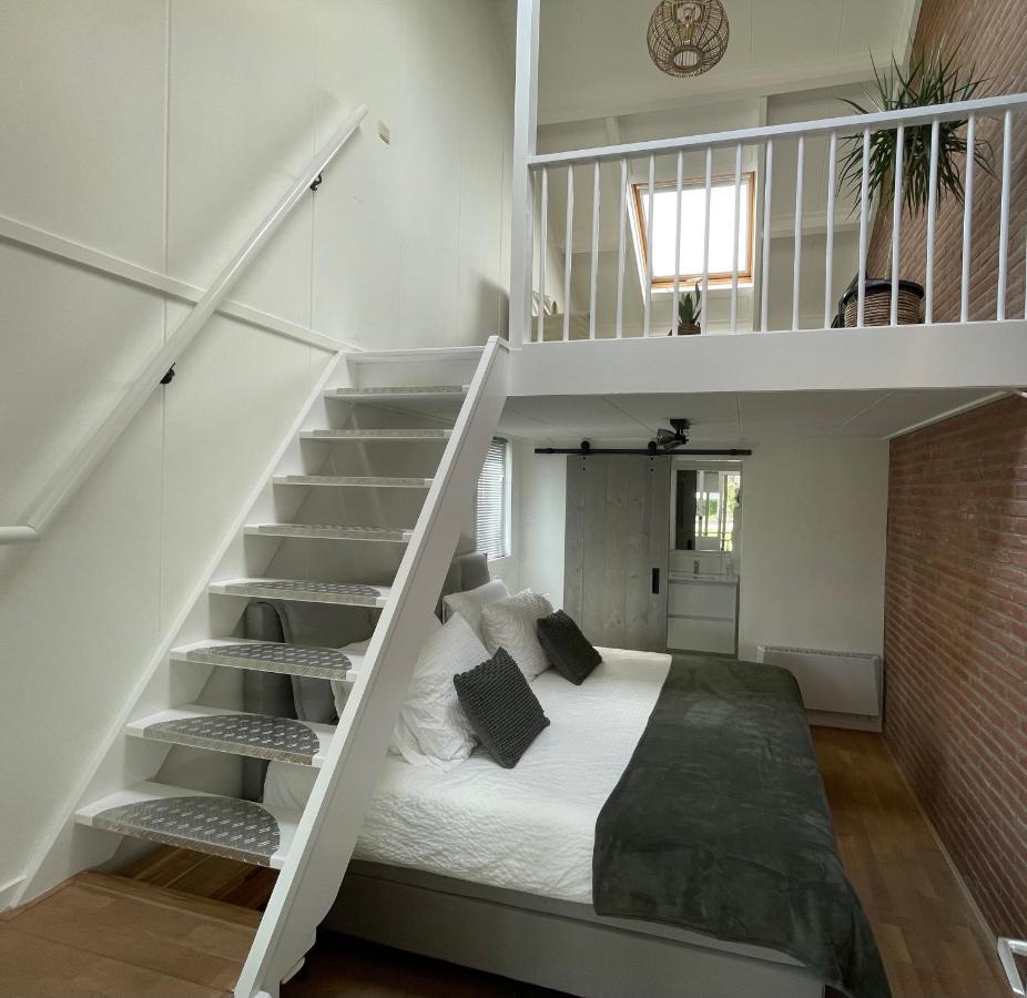 Bed and Breakfast Logeren Bij Grea Zwartsluis Exterior foto
