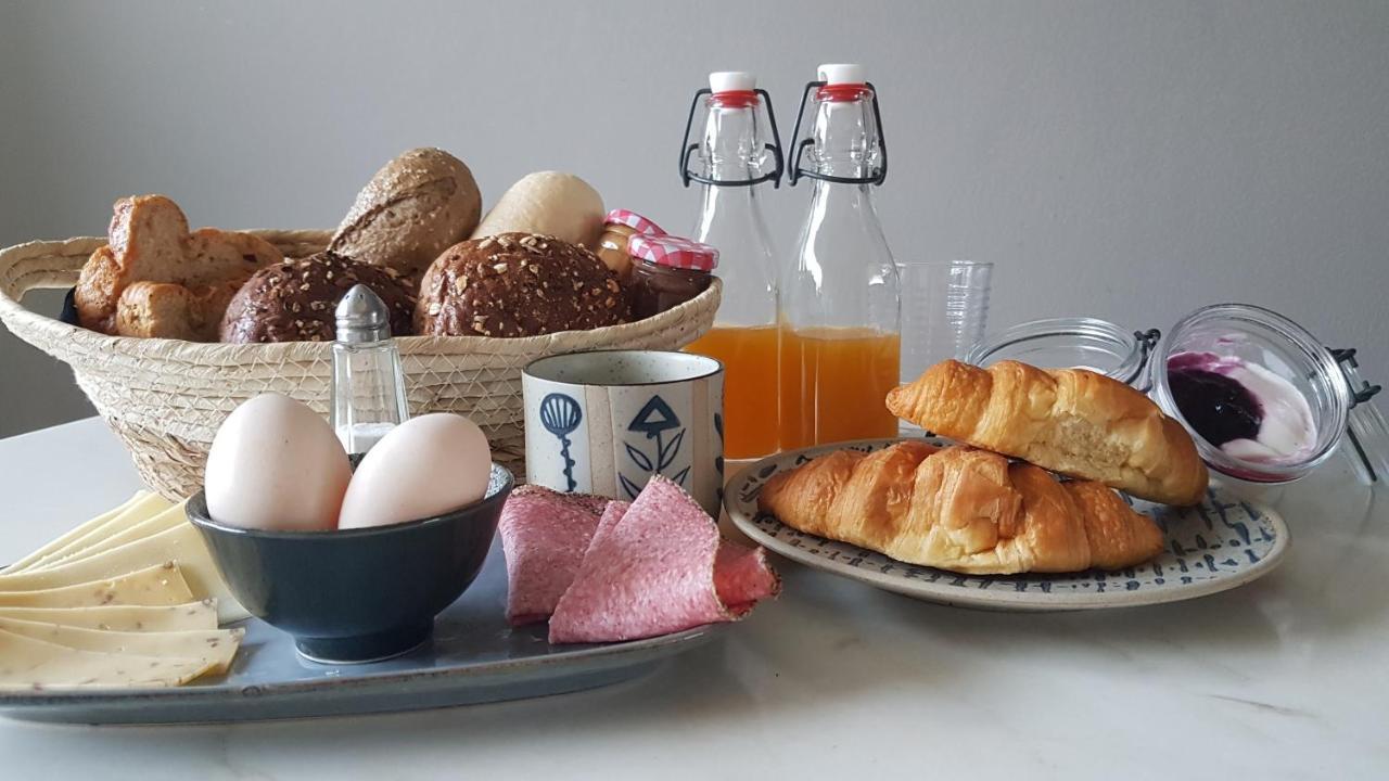 Bed and Breakfast Logeren Bij Grea Zwartsluis Exterior foto