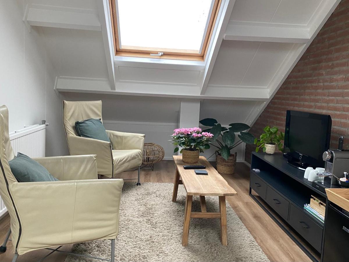 Bed and Breakfast Logeren Bij Grea Zwartsluis Exterior foto
